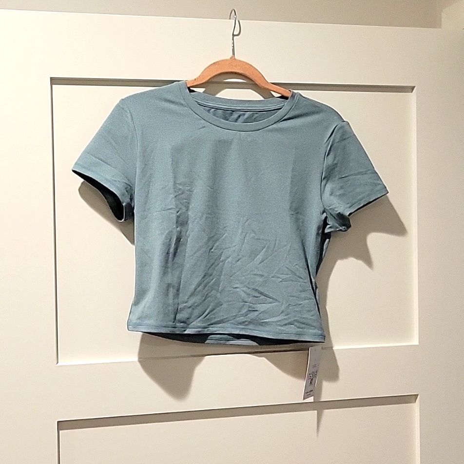 Halara Tee L,Nwt